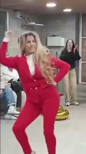 GUAPA GITANA CON SALERO Y COMPÁS BAILANDO RUMBAS 💃🔥#flamenco #artegitano #dance #rumba #fiestagitana