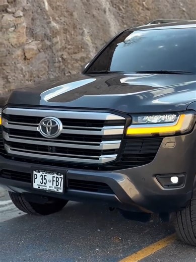 Toyota Land Cruiser LC300 2023: Lujo y Potencia en San Miguel