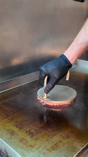 1.1M views · 8K reactions | JUICY WAGYU PATTY #cooking #food #grill #burger | Burgersbybrad | Facebook