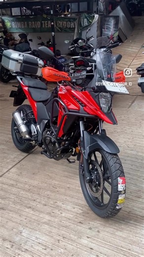 Pemasangan crashbar vstrom 250 sx dan gps bar by @coriazmoto seminggu ini di workshop kami 🔥🔥 Terimakasih untuk yang sudah PO dan setia menunggu 🙏🙏 Sepertinya bulan Juli ini akan banyak sekali postingan tentang motor Vstrom 250 SX 🤭😇 Yuk buruan di order!! Untuk informasi dan konsultasi modifikasi bisa menghubungi Whatsapp atau DM instagram kami yah. 📦Tokopedia : Syndicate motor indonesia 📦Shopee : Syndicatemotor_id 🔍instagram : Syndicatemotor_id 📽 Youtube : https://youtube.com/channel/