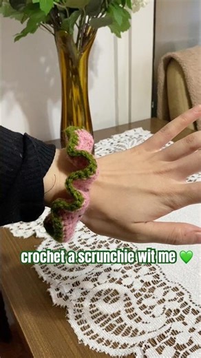 Crochet a Scrunchie With Me ✨ | Quick Project for Beginners