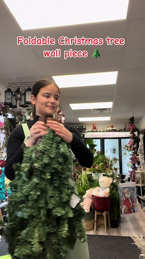 Foldable Christmas Trees are now available in two different sizes! 4 feet & 5 feet🎄 • Hang the trees on your wall • Saves TONS of floor space • Doesn’t take up much storage space Simply fold up the tree when it’s not in use! These trees are super convenient for smaller spaces 🎄✨ #christmas