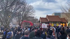 33K views · 1.1K reactions | HAPPENING NOW: Hundreds of people are...