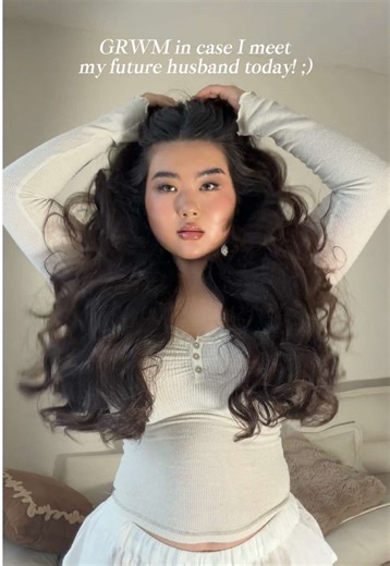 Come GRWM to curl my hair! 💕 Incase you were wondering, I used my Ski & Pilates Socks 🫶🏼⛷️🩰 Hair care: @Kérastase #longhair #trending #explorepage #hairstyles #hairtutorial