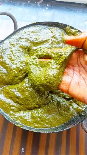 “Natural Heena Hair Pack for Shiny, Strong & Frizz-Free Hair ✨ | 100% Organic DIY” --- 💚 Tired of dull and frizzy hair? Try this 100% natural Heena Hair Pack that gives your hair shine, smoothness, and strength — all with simple fresh ingredients 🌸 ✨ Ingredients Used: 🌿 Fresh Heena (Mehndi) Leaves 🌸 Fresh Hibiscus Flowers 🍃 Curry Leaves 🌱 Aloe Vera Gel I soaked everything overnight and applied it the next morning for 3 hours — then washed it off with plain water 💦 The result? Soft, silky,