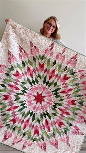 Edyta Sitar on Instagram: "My favorite Christmas comfort. ✨ #laundrybasketquilts #makersgonnamake #quiltpattern #sewing #quiltersofinstagram #quiltersofinstagram #quiltersofinstagram #quilts"