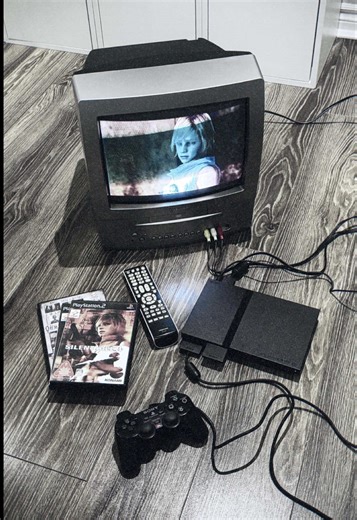 Is this the performative room’s final boss?! In all seriousness, I find it quite special to see myself grow through the way I decorate my room and, in a way, get closer each time to who I really am. Thank you for giving me a platform that is now even getting beyond the topic of room decor… that’s so crazy to me to now be supported more as a person and I am extremely grateful for it. I love our little community so much <3