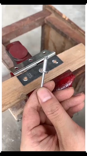 Mastering Rivet Techniques for Perfect Hinge Fixing #tools #diy #repair #shortsfeed