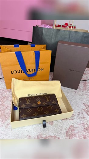 I’m a trusted seller with a business license (Amber & Co.). Condition varies: \t•\tSome pieces are pristine \t•\tSome are lightly used \t•\tA couple are vintage 💳 PayPal Invoice (Goods & Services) — please add 5% 📦 Free USPS shipping 📄 COAs included (already factored into pricing) Please feel free to message me for additional photos or questions. Thank you! Amber | Amber & Co. 👜✨