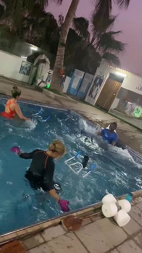 Cours du soir 19:15 avec Coach Alou#aquabikedakar#