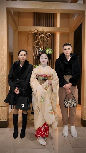 李柔 on Instagram: "日本舞踊～舞妓🇯🇵👘🪭 @fskyoto"