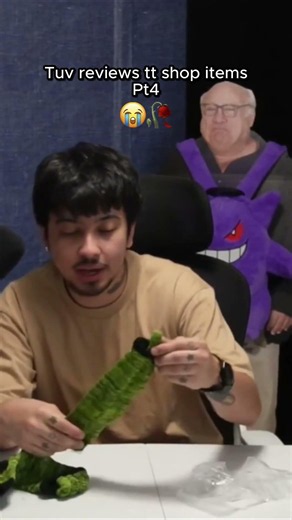 Tuv reviews tt shop items from fans Pt4😭 #tuv #tuvington #outofcontext #streamer