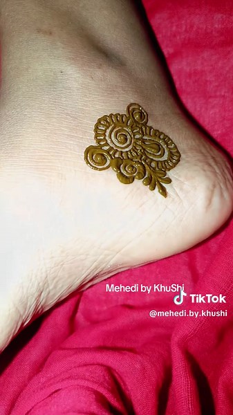 Mehedi by KhuShi: Unique Henna Designs