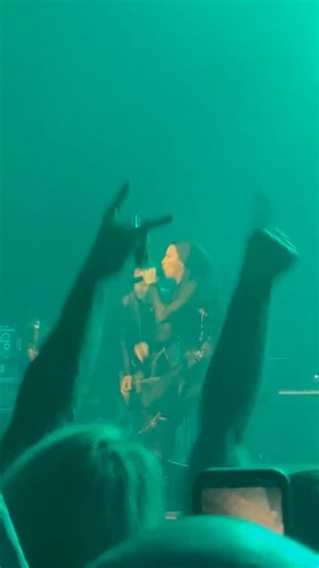 ‘Goiung Under’ live at @pica.melbourne last night 💥 🎥 lovinjackson | EvanescenceWebsite - EvanescenceVille
