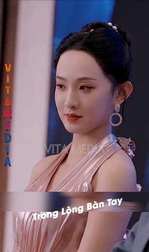 463K views · 14K reactions | Người vợ nghe đồn chồng đang tổ chức sinh nhật cùng tiểu tam bên nước ngoài, thế nên cô đã âm thầm đến để làm rõ sự thật - Tập 4 | Singh Is Live | Facebook