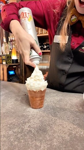 Getting Butterscotch Beer in Harry Potter's Diagon Alley #fypシ #food #harrypotter #fyp #viral #uk