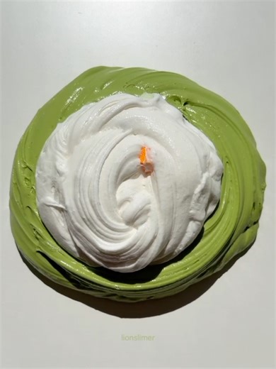 Lion on Instagram: "Fluffy slime 💭"