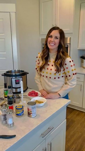 318K views · 3.1K reactions | This is one of the most popular recipes on our website, and it's not hard to see why! Find the full recipe, here: https://www.sixsistersstuff.com/recipe/instant-pot-korean-beef-and-rice-recipe/ | Six Sisters' Stuff | Facebook