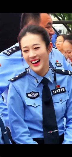 海军军官的力量与荣耀 🇺🇸🇨🇳⚓#military #navy #womeninuniform