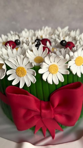 Bəzəkli ballı tort😍istənilən tərkib və dizaynda tort sifarişləri götürülür.Sifariş üçün 055-661-90-99#tortsifarisi #novruztortlari #səmənitortu #səməni #novruzbayrami #novruzbayraminizmubarek