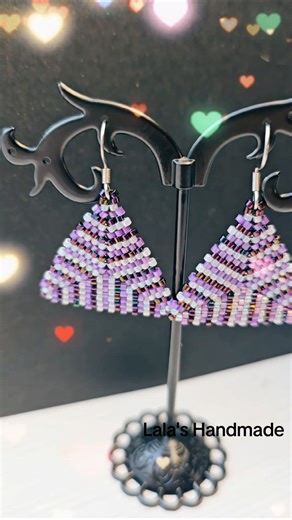 handmade beaded triangle peyote earrings #handmadejewelry #diy #beadingtutorial #handmade #beads