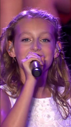 ❄️ 11-year-old sings ICONIC Disney Song: Let It Go ☃️ from Frozen #shorts - Wendy Kokkelkoren