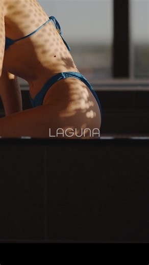 In collaboration with @gurner_tm, Laguna brought to life a breathtaking rooftop pool at Atelier Residences, embodying Gurner’s vision of sophisticated Manhattan-style luxury in the heart of Collingwood. Set within a communal outdoor retreat, the pool features a full-perimeter knife edge, raised for privacy and seamlessly integrated alongside a reading zone, sun deck, fire pit and cinema. It’s an urban sanctuary designed for relaxation, entertainment, and connection - the ultimate place to enjoy 