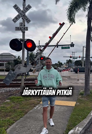 Järkyttävän Pitkä ja Kiinnostava Video Miami: Rautatie