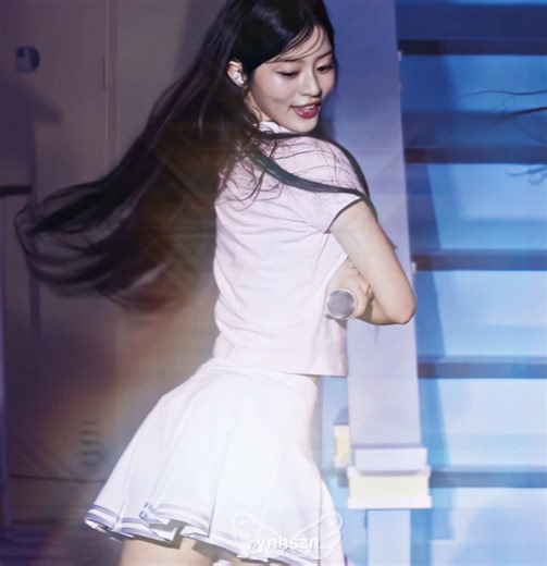 guess who got ariana tickets because of her illit membership 😭🙏😭🙏 new wm because i’m tired of people stealing my edits 🫩 ac g6ldwing scp illitscp & me #fyp #ynhszn #illit #minju #minjuedit illit edit park minju edit after effects edit kpop edit asap rocky stay here 4 life ft brent faiyaz edit audio