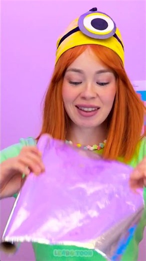 💡 WOW! A paper mermaid = so CUTE & easy to make! 😍🧜‍♀️ #Shorts #Kids #Hack