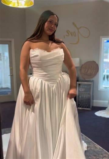 Stylish Plus-Size Wedding Dresses for Curvy Brides