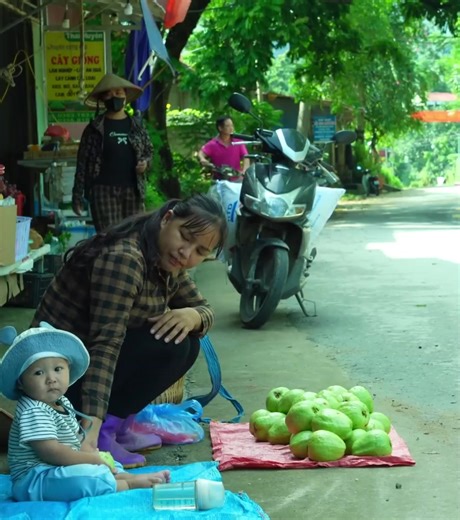 56K views · 1.4K reactions | 31 Kind man quickly rescues single mother from evil wife's terrible plot | Ngoanlife | Facebook