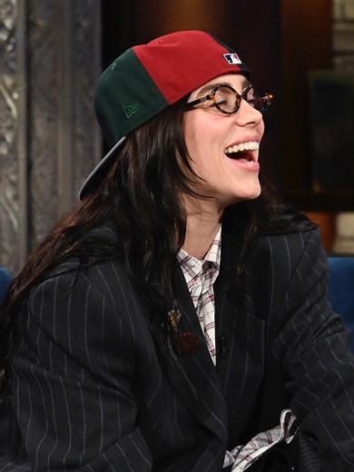 @billieeilish describes the rest of her life in 5 words during the #ColbertQuestionert! #Colbert