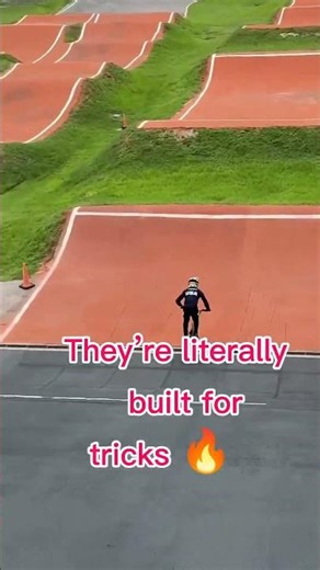 Why are BMX bikes so easy to balance? 🤯#bmxbike #bmxtricks #bike #cycling #bikelife #viralshorts