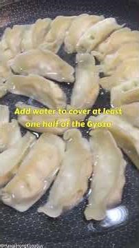 Master the Perfect Crisp: Cooking Ajinomoto Gyoza 味の素雪花饺子 #HomeCooking #Shorts #HowToCook #Costco