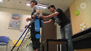 This exoskeleton can help people with spinal cord injuries walk again | NowThis