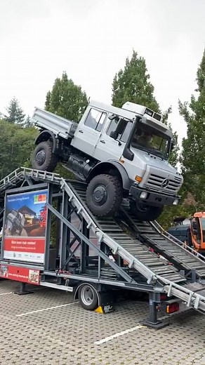 Mercedes-Benz Unimog Museum Action with Unimog-Club Gaggenau