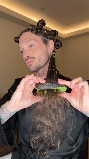 Jonathan Monroe on Instagram: "Avocado Curls! . . . #hair #hairvideos #curls #curlyhair #naturalhair #naturalcurls #hairideas #hairgoals #healthyhair #hairtutorial #hairstyles #hairstylist"