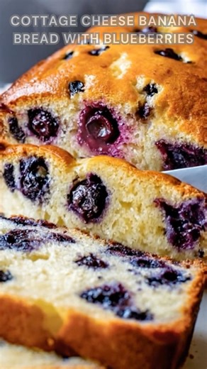 Bananas mashed smooth. Mix in cottage cheese, cardamom, a pinch of baking soda. Fold in blueberries. Bake at 350°F for 50–60 minutes. Soft, moist, lightly sweet slices bursting with warm berries. Ingredients ➤ 2 ripe bananas, mashed ➤ 3 medium eggs ➤ 1/2 cup cottage cheese, blended smooth ➤ 2 tbsp maple syrup ➤ 1 tsp vanilla extract ➤ 2 1/2 cups almond flour ➤ 1 tsp baking soda FULLL Recipe in First Cօʍʍеոτ 👇👇 | Nessy Recipes