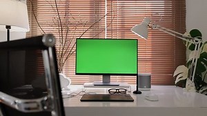 Dolly Computer Display Monitor Green Screen: vídeo stock (100% livre de direitos) 1099784373 | Shutterstock