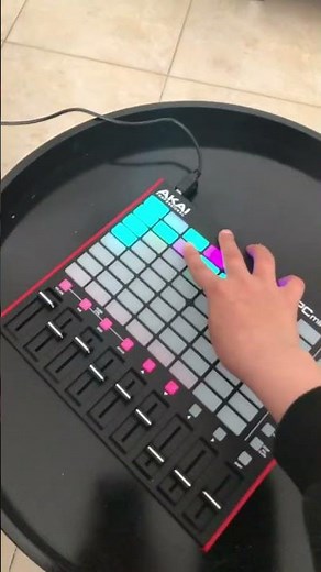 Live performance with the akai pro apc mini