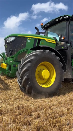 Bitta brick laying 🧱 ☀️ Bricks or bananas? #womeninag