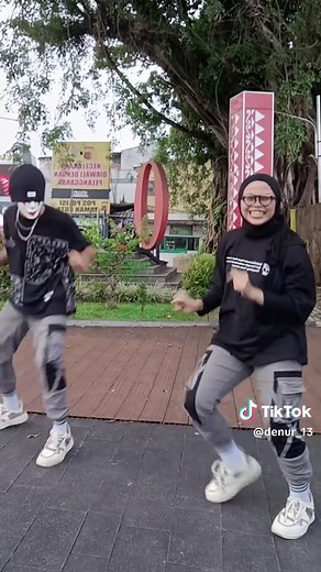 Desa Dance Bollywood: Trending Indian Song Dance Videos