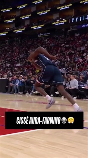 Moussa Cissé Showing Full Display of Athleticism