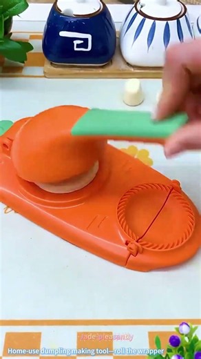 Home-use dumpling wrapper making tool