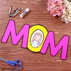 This a cute and fun craft for Mother's Day! 👏 🎉 🌟 "Such a fun, low-prep craft! I love the option of cut and glue or a directed drawing for the mom!" ➡️ Pick it up on Simply Kinder here: https://www.simplykinder.com/product/mothers-day-craft/ 🌸 Or TpT here: https://www.teacherspayteachers.com/Product/Mothers-Day-Craft-3799226 | Simply Kinder