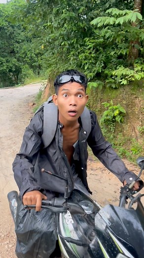 12K views · 6.3K reactions | Emergency toilet So many people no seat  #hightlightseveryonefollowers2025 #sorthreelscomedyvideo #bestchallengecomedy #viralvideochallenge #challengereelsfunnyvideo | Kalseng Sangma Page | Facebook