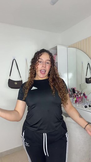 Encuentra los 3 emojis y gana seguimiento