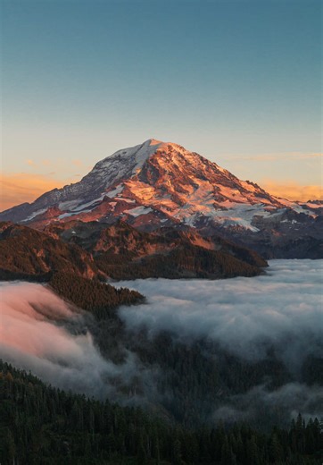 Hiking Tolmie Peak at Mt. Rainier National Park