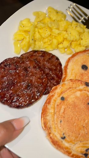 Order TODAY in order to receive December’s monthly menu box! All subscription orders placed by the 15th of the month receive the next month’s box 📦🥰🔥 and it’s time for December’s 2025 monthly menu box! 🎄 | Irresistible Wax